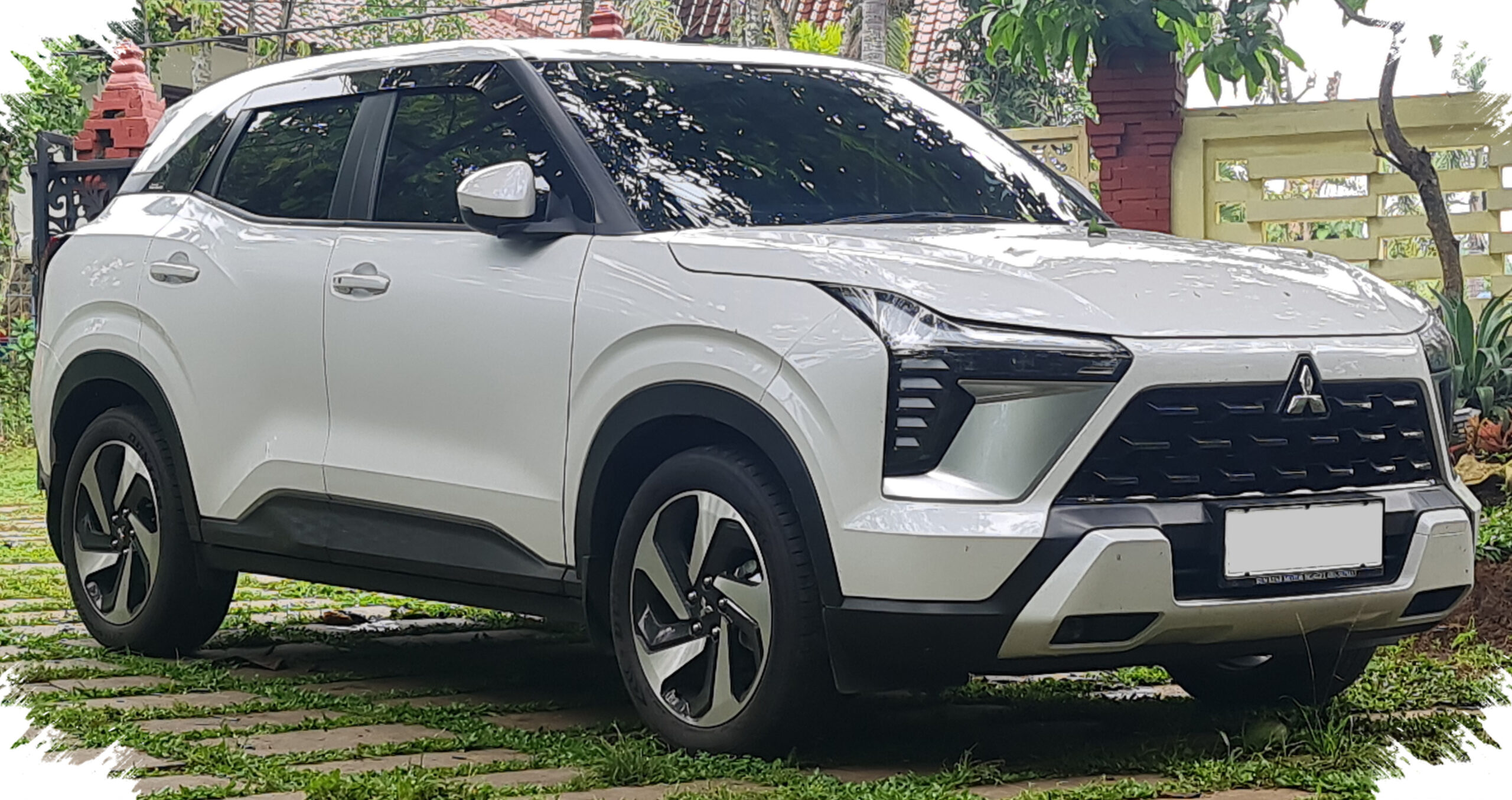 Mitsubishi Siapkan HEV Pertama di Indonesia, Debutnya Bisa Dilihat Langsung di Jakarta