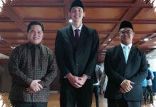 Dukungan Pemerintah dan DPR Mengalir, Sumpah WNI Mitchell Baker Rampung