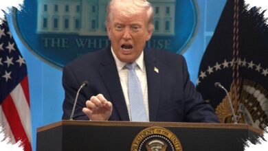Trump Bantah Selat Hormuz Ditutup, Kapal Dagang Masih Disebut Bisa Melintas