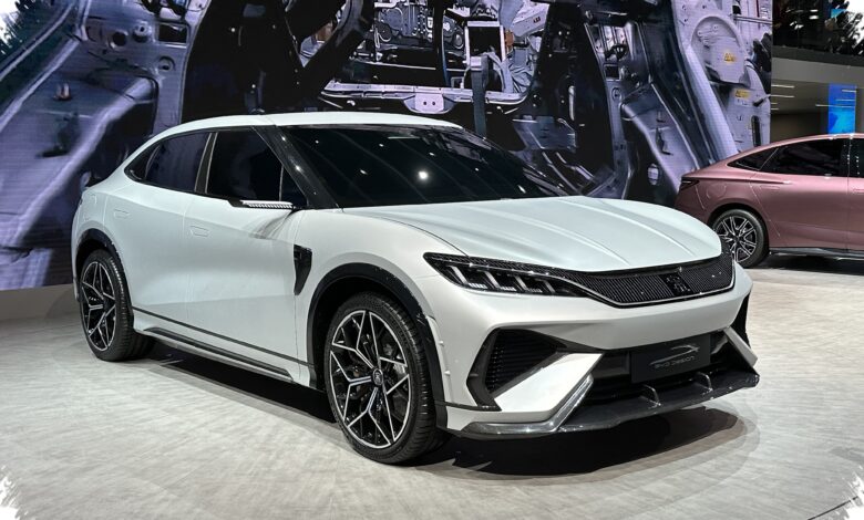 EV Kian Menguasai Pasar Tiongkok, Mobil Bensin Mulai Kehilangan Daya Tarik