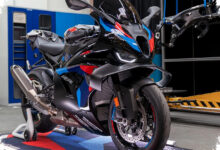 BMW M 1000 RR 2027 Punya Rangka Baru yang Lebih Ringan, Karakternya Makin Tajam