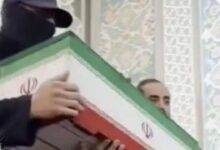 Pria Bertopeng di Pemakaman Khamenei Ternyata Cucu Tertua, Bukan Mojtaba