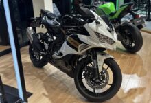ZX-4R SE dan ZX-4RR 2027 Cuma Ganti Warna, Tapi Tetap Sulit Diabaikan