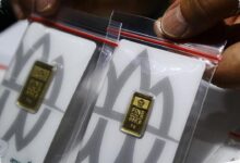 Harga Emas Antam Kembali Terkoreksi, Buyback Turun Lebih Dalam ke Rp 2,352 Juta
