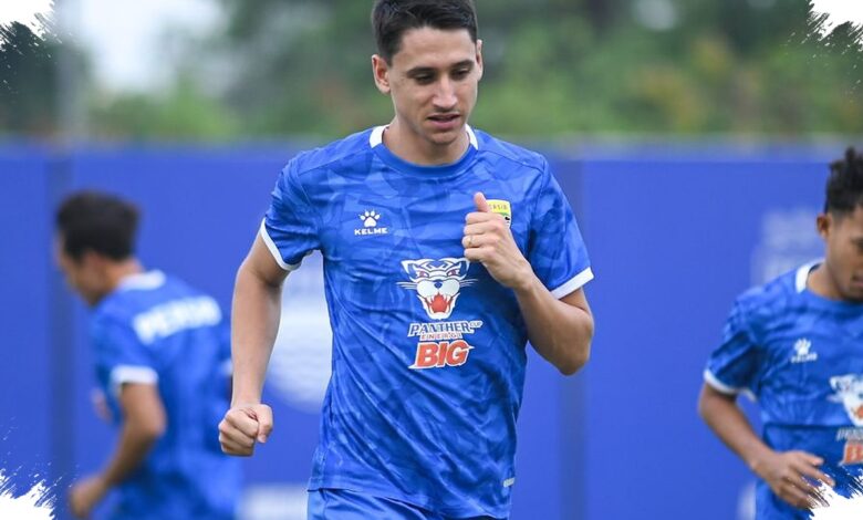Kedatangan Luka Menalo dan Ragnar Oratmangoen Bikin Persaingan Winger Persib Makin Padat