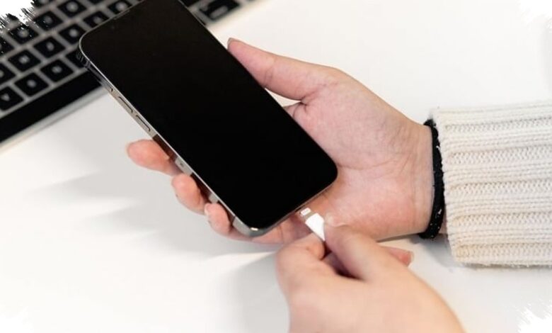 HP Dicas 100 Persen Terus-Menerus Bisa Percepat Aus, Ini Pola yang Lebih Aman