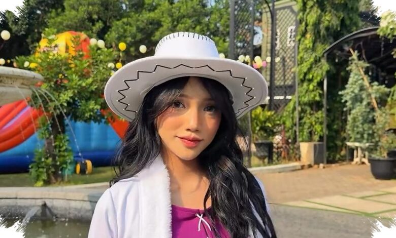 Fuji Tampil Anggun sebagai Nico Robin, Detail Kostumnya Bikin Tampilan Makin Kuat