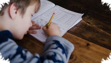 Terlalu Sering Membantu Anak Bisa Bikin Mereka Lemah Mental, Ini Peringatan Psikiater