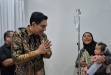 Lucky Hakim Siap Jadi Orangtua Asuh, Duka Pantura Indramayu Makin Mengiris