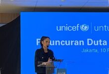 Cinta Laura Sekolahkan Asisten Pribadinya Sampai Lulus, Langkah yang Bikin Kagum