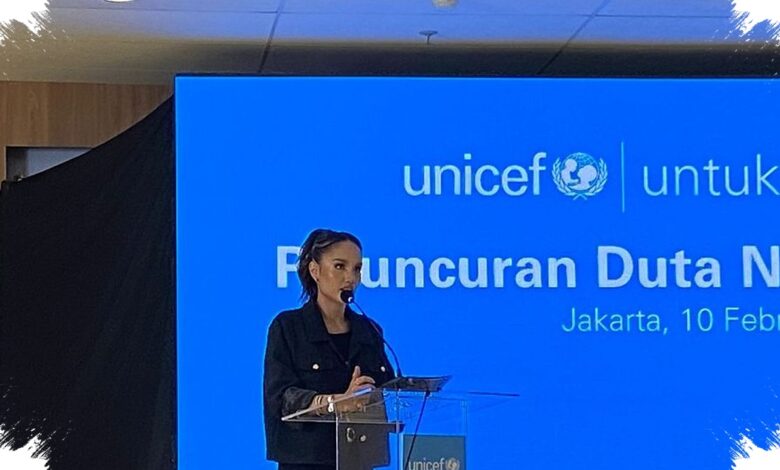 Cinta Laura Sekolahkan Asisten Pribadinya Sampai Lulus, Langkah yang Bikin Kagum