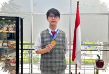 Nilai Teori Nyaris Sempurna, Evan Syatia To Pulang dari IPhO 2026 dengan Emas