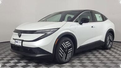Nissan Leaf Two-Tone 2026 Berubah Jadi Crossover Coupe, Aura Premiumnya Makin Kuat