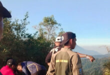 5 Titik Panas Bertahan di Gunung Cendono, Jurang Curam Memperlambat Pemadaman