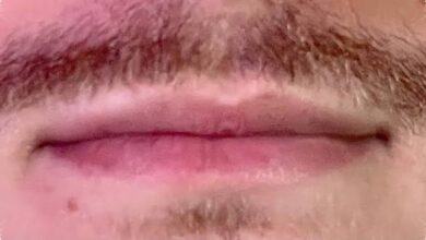 5 Cara Membuat Lipstik Tetap Rapi Setelah Makan, Warna Tak Mudah Pudar