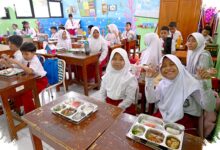 MBG untuk Anak Keluarga Mampu Bisa Dihentikan, Dampaknya di Sekolah Dikaji