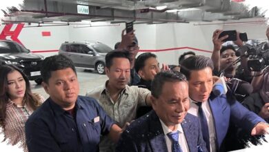 Hotman Paris Dampingi Febrie Ardiansyah, Status Tersangka Disampaikan di Kejagung