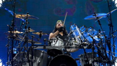 Mike Mangini Tampil Tanpa Latihan, Godsmack Cepat Tutup Kekosongan Drum
