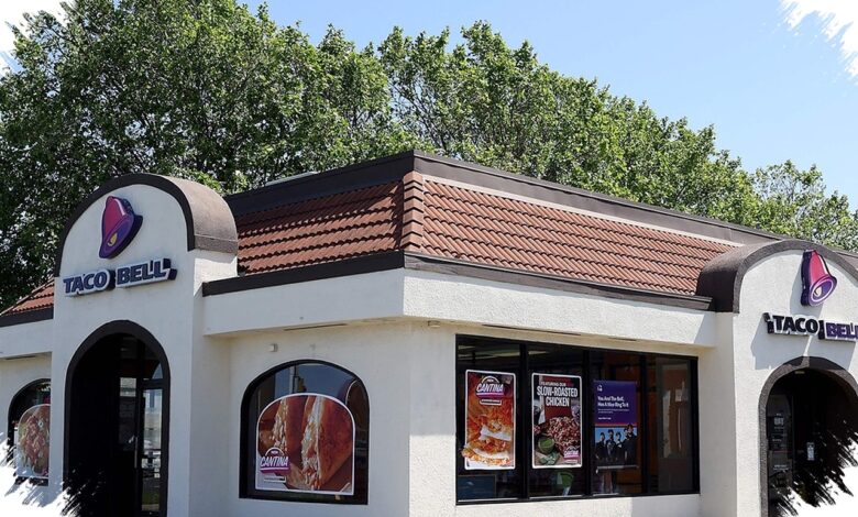 Wabah Parasit Picu 1.645 Kasus, Taco Bell Tarik Selada di 5 Negara Bagian AS