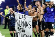 Argentina Tekuk Inggris, Spanduk Malvinas Membuka Lagi Luka Perang 1982