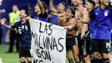 Argentina Tekuk Inggris, Spanduk Malvinas Membuka Lagi Luka Perang 1982
