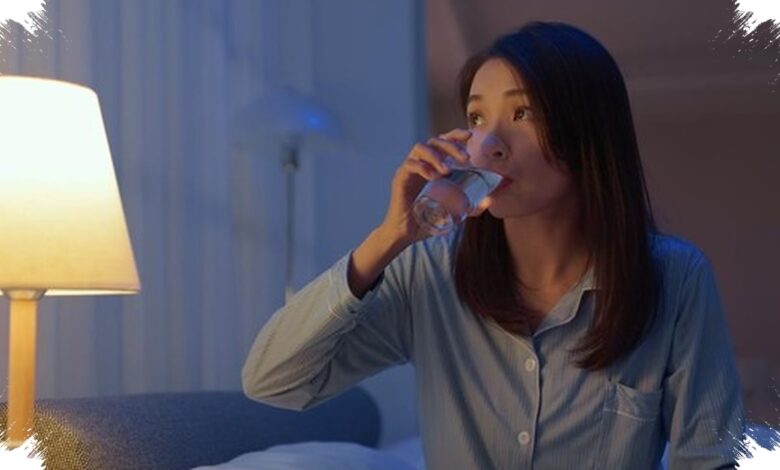 Minum Air Tengah Malam Tak Merusak Ginjal, tetapi Bisa Membuat Tidur Berantakan