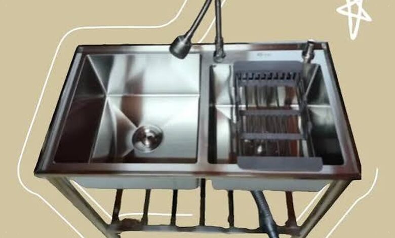Kitchen Sink dengan Dudukan Ponsel Ini Ubah Area Cuci Jadi Ruang Kerja