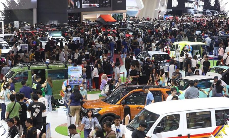 PHK Membayangi Pasar Kredit Mobil, Pembiayaan Kendaraan Menyusut 1,44%