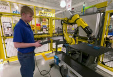 Robot Masuk Pabrik dan Gudang, Lulusan SMK Kini Dituntut Kuasai Banyak Keahlian