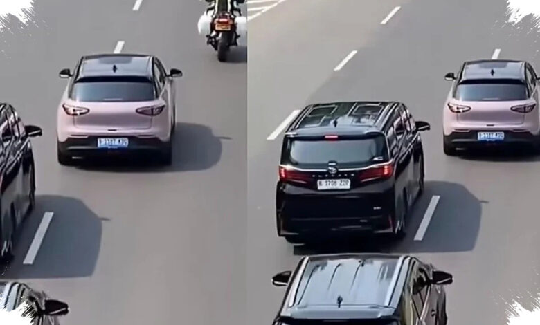 Mobil Listrik Pink Sempat Bertahan di Jalur Patwal Sudirman, Warganet Terbelah
