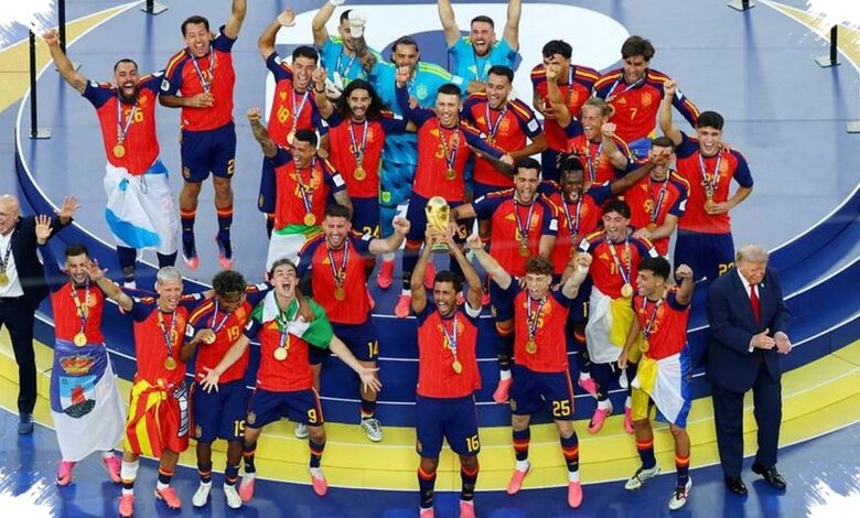 Trump Bertahan di Podium saat Rodri Angkat Trofi, Selebrasi Spanyol Tertunda