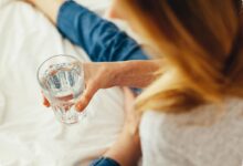 7 Tanda Dehidrasi yang Kerap Diabaikan, Urine Gelap hingga Sakit Kepala