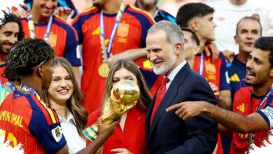 Lamine Yamal Dipeluk Raja Felipe VI, Gestur Berbeda Usai Spanyol Juara Dunia