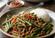 Teri Tak Lagi Melempem, Urutan Ini Menjaga Tumis Kacang Panjang Tetap Renyah