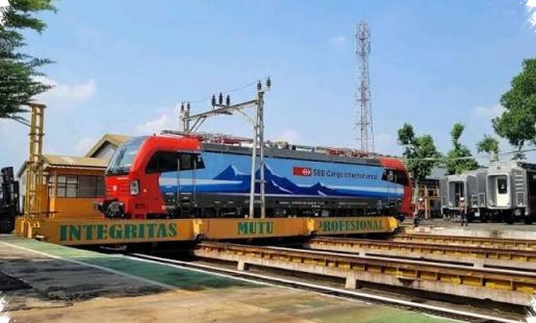 Viar R2K Rp13 Jutaan, Motor Ringan dengan Dudukan Keranjang untuk Kebun Sawit