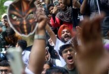 Topeng Kecoak Warnai Demo Gen Z India, 180 Orang Terluka dan Menteri Didesak Mundur