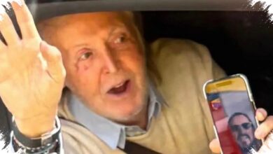 Paul McCartney Menyapa Bus Tur Beatles, Ringo Starr Tiba-Tiba Muncul di FaceTime