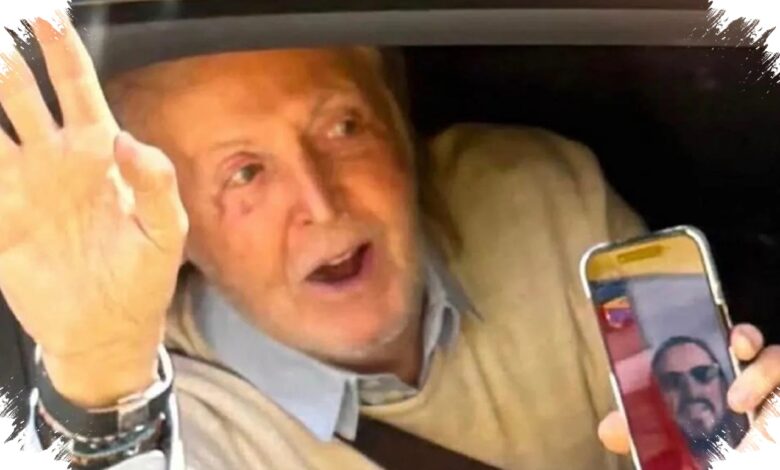 Paul McCartney Menyapa Bus Tur Beatles, Ringo Starr Tiba-Tiba Muncul di FaceTime