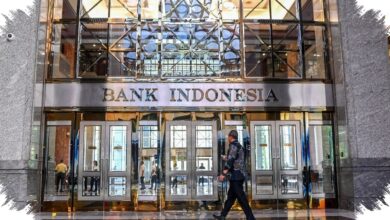 Rupiah Nyaris Rp17.900, BI Diprediksi Tahan BI-Rate meski Risiko Pasar Membesar