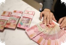 Rupiah Dekati Rp18.000 Saat Emas Melonjak, Investor Beralih ke Safe Haven