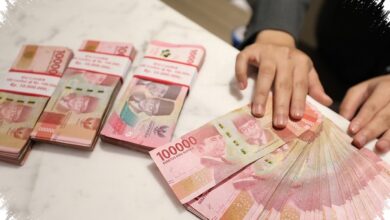 Rupiah Dekati Rp18.000 Saat Emas Melonjak, Investor Beralih ke Safe Haven