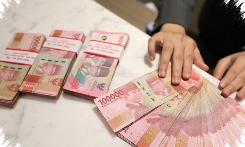 Rupiah Dekati Rp18.000 Saat Emas Melonjak, Investor Beralih ke Safe Haven
