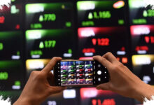 BBCA Memimpin Koreksi Saham Bank Besar, IHSG Sesi I Berakhir Merah