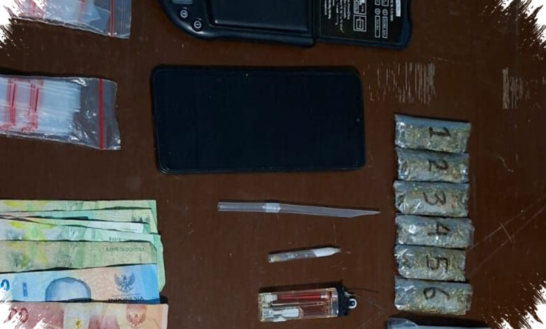 Penggerebekan di Padang Gelugur Berujung Sitaan Sabu, Ganja dan Timbangan Digital