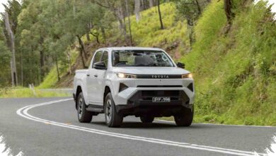 Toyota Hilux 2026 Tawarkan Dua Karakter, Diesel 500 Nm atau BEV AWD Rp1,019 Miliar
