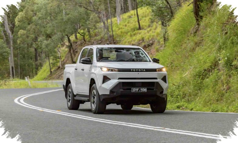 Toyota Hilux 2026 Tawarkan Dua Karakter, Diesel 500 Nm atau BEV AWD Rp1,019 Miliar