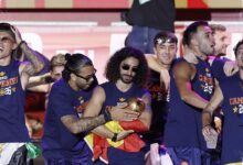 3 Berita Bola Terpopuler, Lagu Cucurella di Parade Spanyol Disorot Argentina